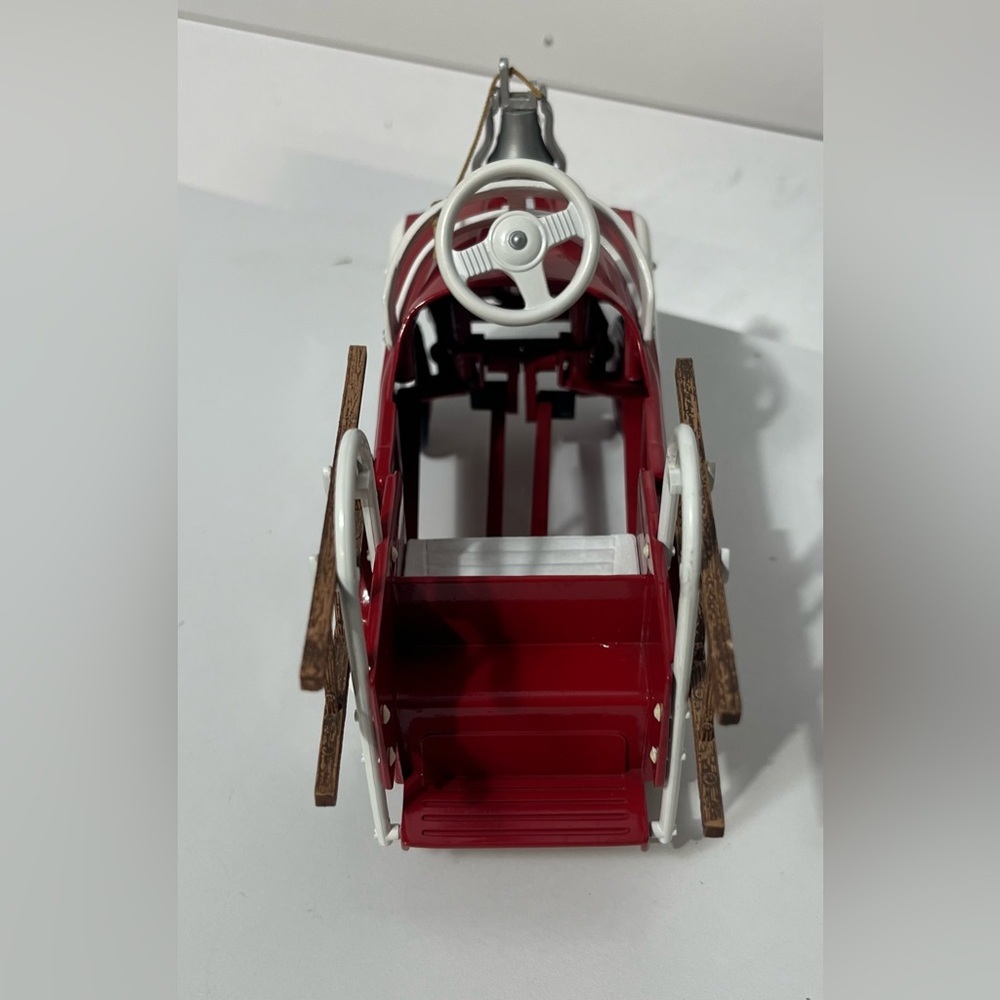 Hallmark 1955 Murray Fire Truck - Picture 5 of 11